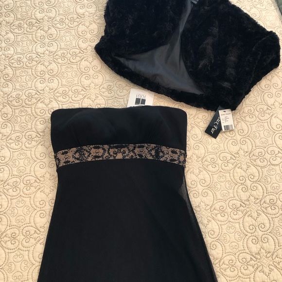 NEW Tadashi Shoji strapless gown w/ faux fur shrug - Picture 3 of 8